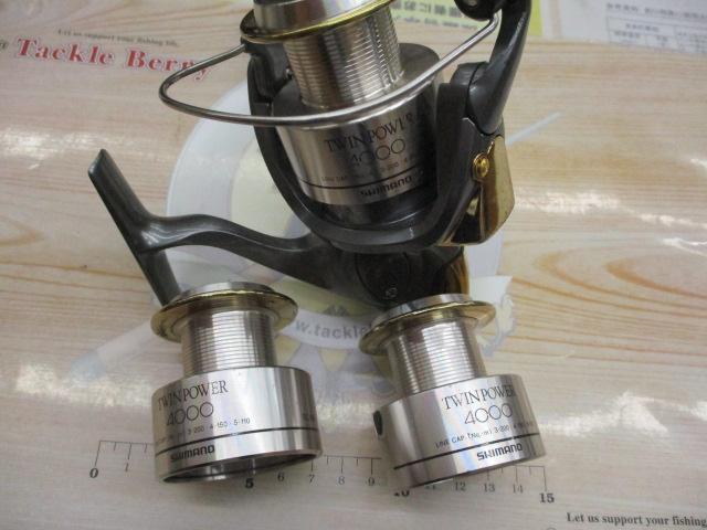 シマノ 98ツインパワー 4000 送料込み シマノ 98ツインパワー 4000/K134M 美品 シーバス ライト