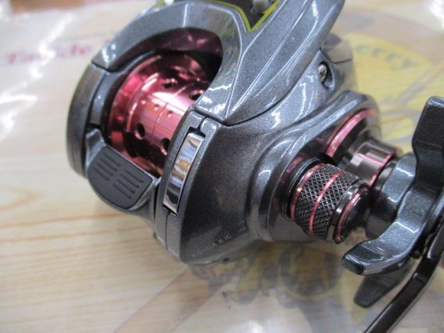 紅牙X IC DAIWA（釣り） ダイワ ベイトリール 紅牙 X IC 右ハンドル