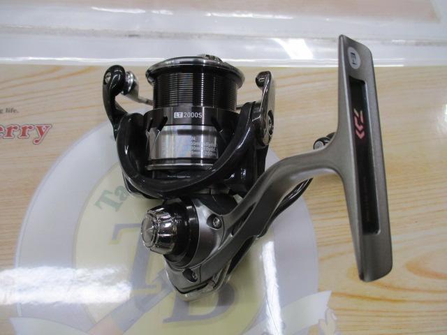 【美品】ダイワ　18 CALDIA LT2000S ダイワ18カルディアLT2000S-XHインプレ｜あえて言おう！タフで