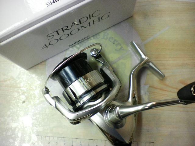 19ストラディック4000MHG シマノ(SHIMANO) スピニングリール 19 ストラディック 4000MHG