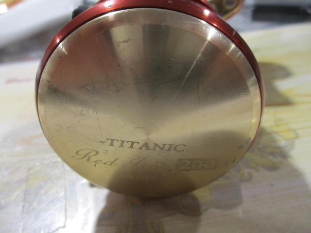 タイタニックレッドアイシス200