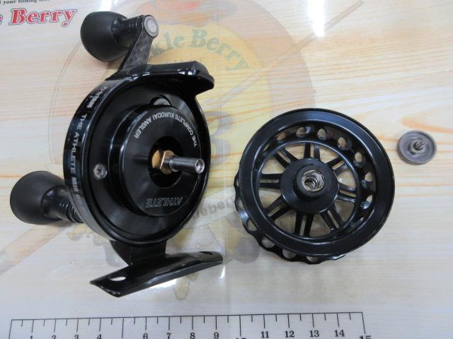 カセ筏師 THEアスリート競技 65W-BG(左) ブラック/ゴールド