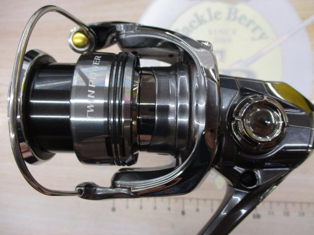 シマノ ツインパワー c2500sxg 中古 値段交渉 即購入可 24モデル シマノ ツインパワー c2500sxg 中古 値段交渉 即購入可 24モデル