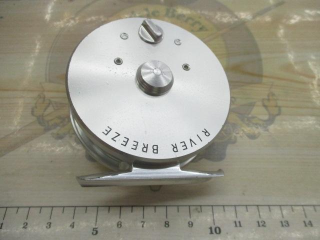 リバーブリーズフライリール