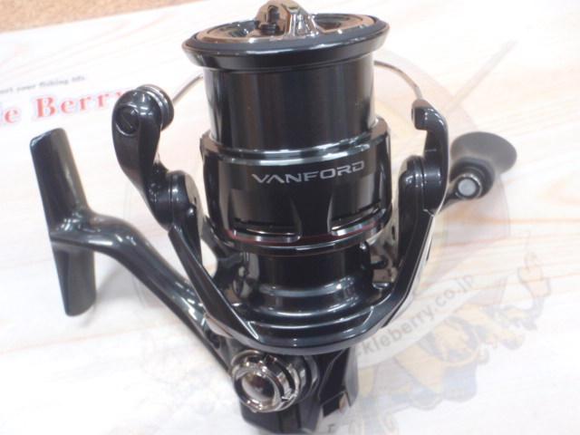 シマノ 24ヴァンフォード 2500S 新品未使用品‼️ シマノ 24 ヴァンフォード 2500S (Shimano スピニングリール