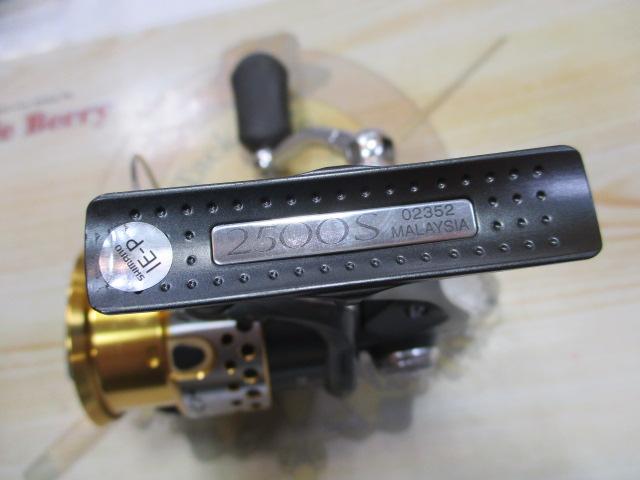 レアニウム2500s ４ポンド東レライン付き　美品 Yahoo!オークション -「シマノ レアニウムci4 2500s」の落札相場