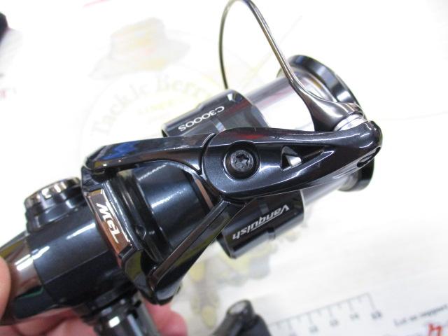 SHIMANO - 新品 未使用 シマノ 19 ヴァンキッシュ C3000SDH 本体　値下げ SHIMANO (シマノ) リール 19ヴァンキッシュ 元箱付 C3000SDH