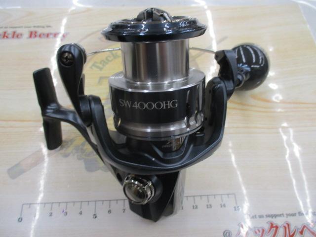 SHIMANO - スネーク【中古品】シマノ  20ストラディックSW 4000HG SHIMANO - スネーク【中古品】シマノ 20ストラディックSW 4000HG