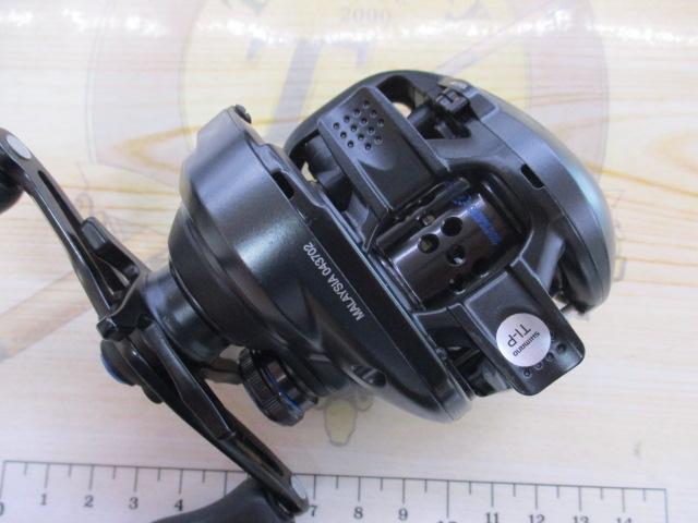 SHIMANO - σσ【中古】SHIMANO シマノ ベイトリール 21SLX BFS XG RH キズ有 程度B 043702 やや傷や汚れあり SHIMANO シマノ 21 SLX BFS XG 箱付き ベイトリール 043702