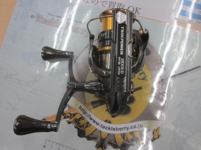 【新品未使用】20ツインパワー 2500S 20ツインパワー 2500S 新品PEライン付き SHIMANO 20ツインパワー