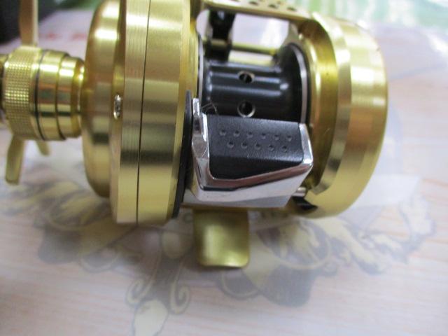 15カルカッタコンクエスト101hg 極美品 シマノ(SHIMANO) 15カルカッタ コンクエスト 101HG(左) ○完売