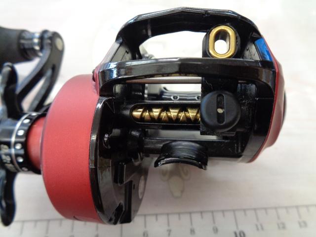 即決！◆新品！アブ レボ ビースト 40 ロケット◆ 右巻 9.2：1 レボ BEAST 40 ROCKET 9.2:1｜＠ベリーネット 日本最大新品中古