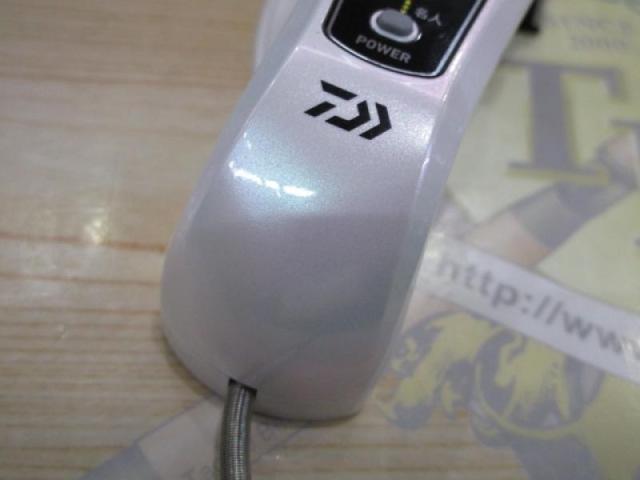 電動リール デジタル表示 ホワイト Amazon.co.jp: 電動リール - リール・アクセサリ: スポーツ