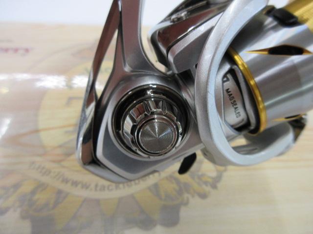 実釣未使用 ダイワ 21フリームスFC LT2000S-XH、チタンハンドルノブ