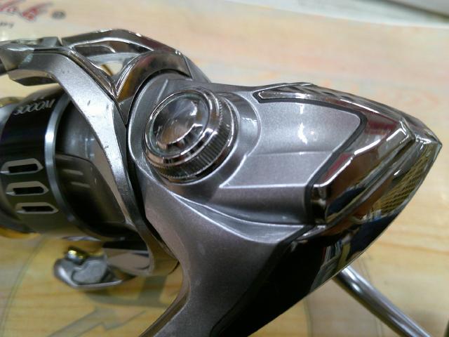 シマノ 15 ツインパワー 3000HGM フルメタル 極美品 シマノ(SHIMANO) 15ツインパワー 3000HGM ○完売しました