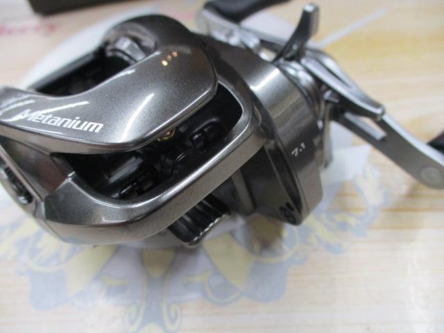 23 メタニウム 101HG シマノ ベイトリール 23メタニウム 101HG(左): 釣具の