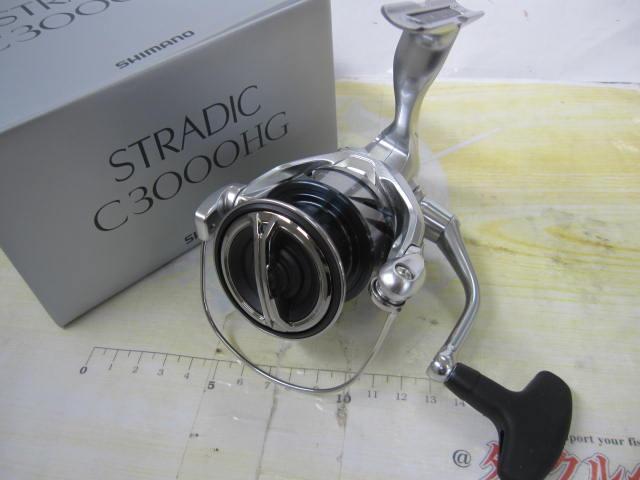 SHIMANO 23ストラディック　c3000HG 新品未使用！ SHIMANO (シマノ) リール 23ストラディック @ C3000HG