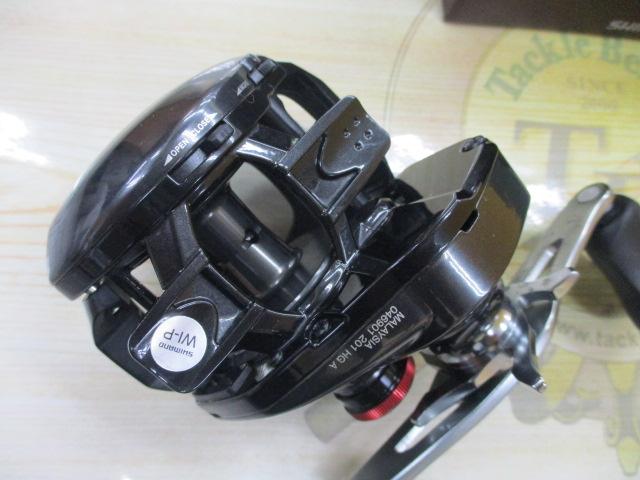 スコーピオンMD201HG シマノ ベイトリール 24スコーピオン MD 201HG(左): リール