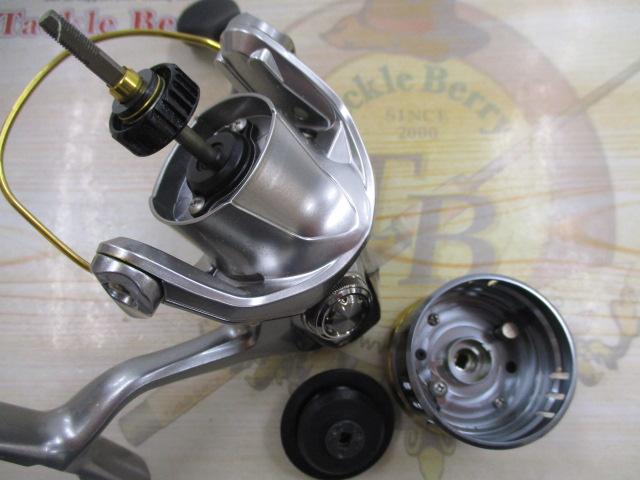 リール 15TWIN POWER 2000HGS Катушка Shimano 15 Twin Power C2000HGS