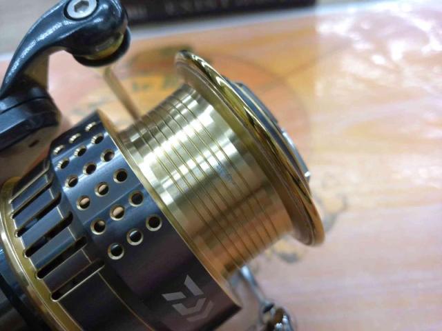 15イグジスト2510RPE-H DAIWA ダイワ 15 イグジスト 2510RPE-H 00055620 スピニングリール 箱