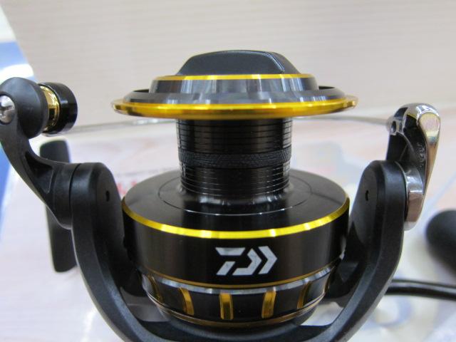 ダイワ 16BG 5000H スピニングリール 中古 美品 PE4ライン付き ダイワ 16BG 5000H スピニングリール 中古 美品 PE4ライン付き