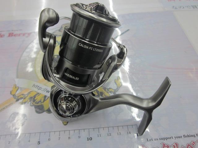 ダイワ　25カルディア FC LT2000S ダイワ カルディア FC LT2000S-H (リール) 価格比較 - 価格.com