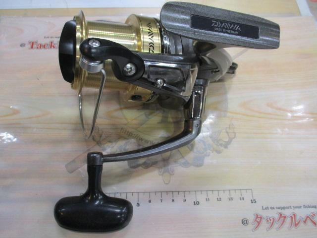 Daiwa CROSS CAST4500 スピニングリール 小傷ありですが未使用 Daiwa CROSS CAST4500 スピニングリール 小傷ありですが未使用