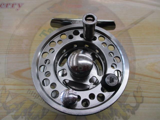 波堤チヌ70Dスモークシルバー