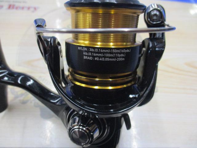 【未使用品】23レガリス　LT2000S-P　豪華おまけ付き ダイワ(Daiwa) 23レガリス LT2000S-P 00060362｜アウトドア用品