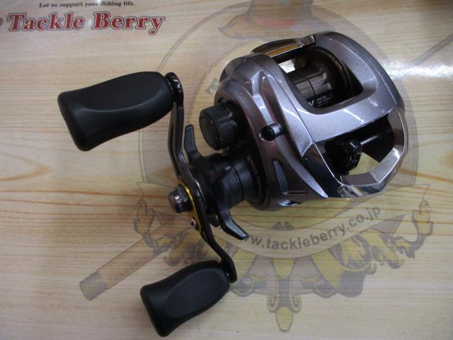 リール Daiwa SS SV 103H 2120.jpg