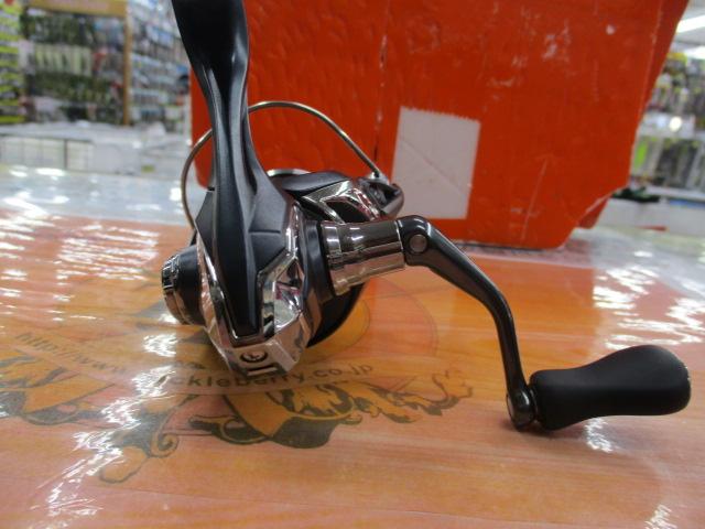 シマノ　ミラベル　c2000shg シマノ ミラベル C2000SHG (リール) 価格比較 - 価格.com