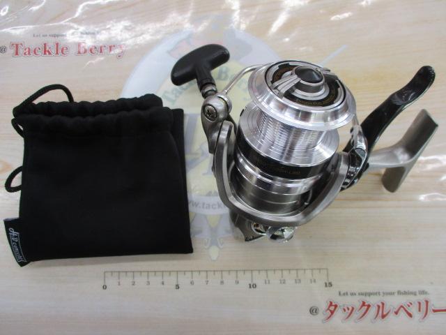 スピニングリール レバーブレーキ TRISO 2500H-LBD 中古美品 ダイワ(Daiwa) スピニングリール 16 トライソ 2500LBD(中古品