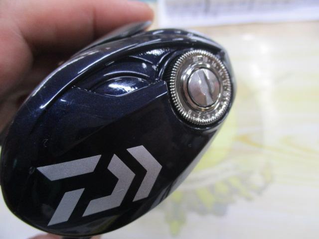 23ソルティスト100xhl ダイワ ベイトリール 23ソルティスト TW 100XH PE SPECIAL(右): 釣具の