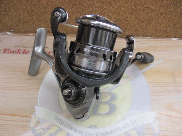 DAIWA - 18カルディアLT2500S−XH新品同様/未使用ベアリングMAX12スタンド付 DAIWA - 18カルディアLT2500S−XH新品同様/未使用ベアリング