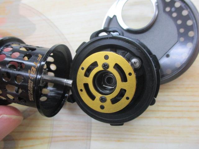 【超希少！新品・未使用】 17 カルカッタコンクエスト BFS HG 右ハンドル シマノ カルカッタ コンクエスト BFS HG 右 (リール) 価格比較