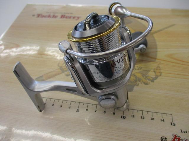LUVIAS スピニングリール　2004 Amazon.co.jp: Daiwa Spining Reel 15 Luvias 2004 (2000 Size