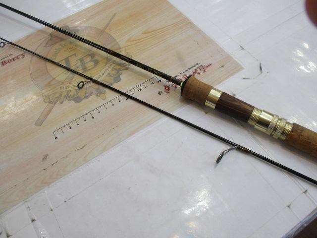 トラウター BS56UL (シャンパンゴールドシート)