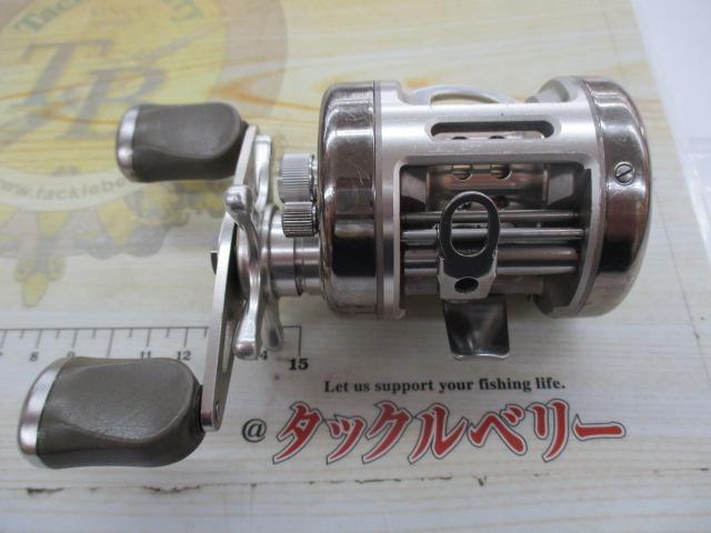 VARIUS M200 リール リョービVARIUS M200 ベイトリール チタン製 リョービ バリウス