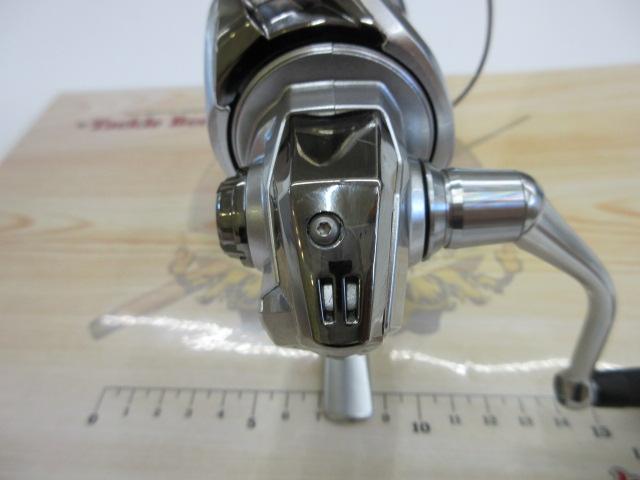 23 ストラディック　C3000 美品 シマノ 23 ストラディック C3000XG (2023年モデル) スピニング