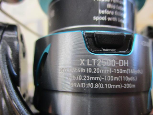 美品 24 エメラルダス X LT2500-DH ダイワ 24 エメラルダスX LT2500-DH (Daiwa スピニングリール