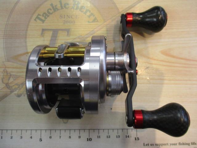 シマノ　09カルカッタコンクエスト200DC 09カルカッタコンクエスト 200DC (右) カルカッタコンクエスト