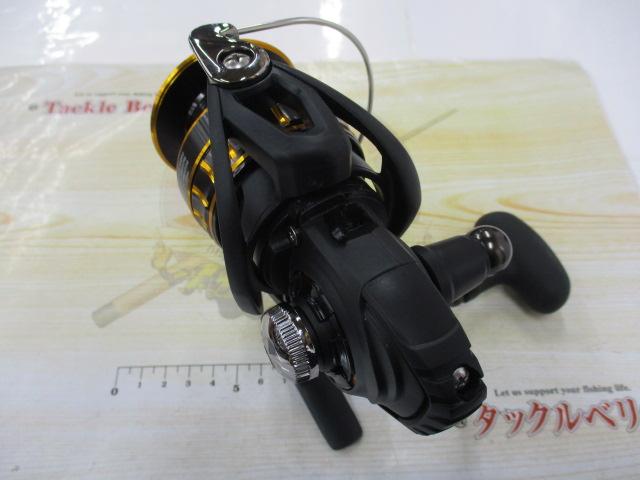 ナ*ブ様 新品未使用品 ダイワ リール BG4000H kb01lwvmvh7.jpg