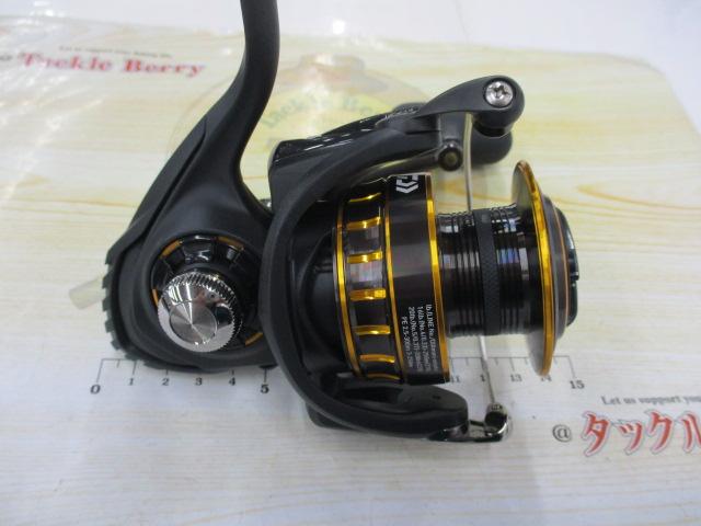 ナ*ブ様 新品未使用品 ダイワ リール BG4000H kb01lwvmvh7.jpg