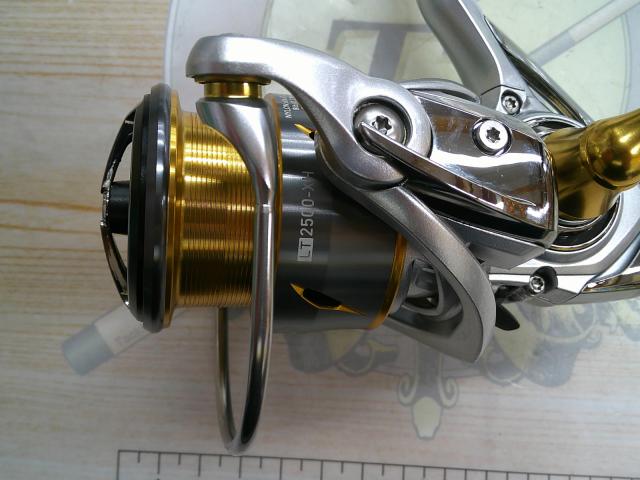 DAIWA - 【中古/美品】 ダイワ 21 フリームス LT 2500-XH   /O138M 楽天市場】【中古品】 ダイワ Daiwa スピニングリール 21