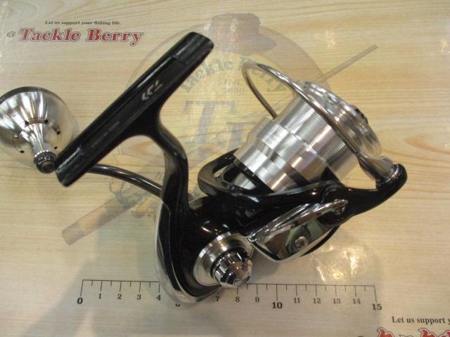 ダイワ 19レグザ LT4000S-CXH 使用3時間 極美品 ダイワ(Daiwa) 19レグザ LT4000D-CXH 00067215｜アウトドア用品