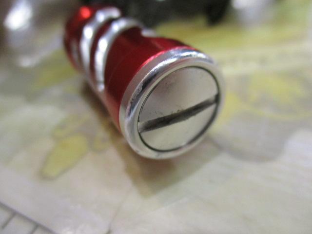 クラッチラファーレ右レッド