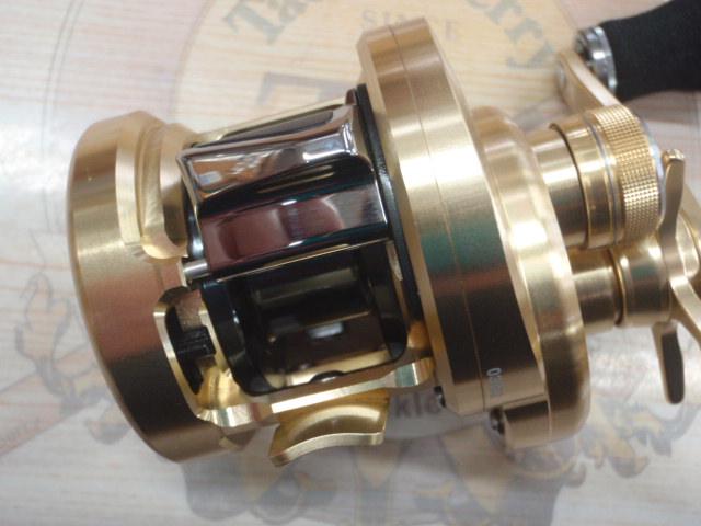 15オシアコンクエスト　200PG 未使用品 シマノ SHIMANO 15オシアコンクエスト200PG ベイトリール 中古