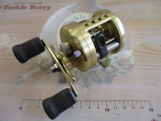 カルカッタ100XT ベイトリールとルアーのセット カルカッタ100XT ベイトリールとルアーのセット