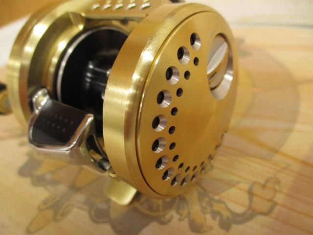 シマノ 14カルカッタコンクエスト201 左巻き 実釣未使用品 シマノ カルカッタ コンクエスト 201 左 (リール) 価格比較