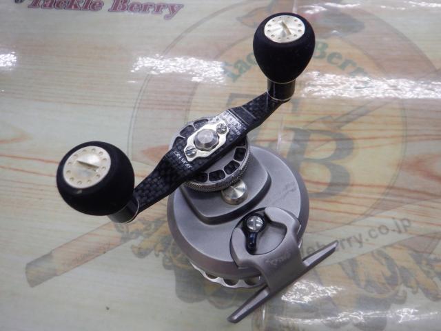 カセ筏師 THEアスリートラガー 65D-TG(左)